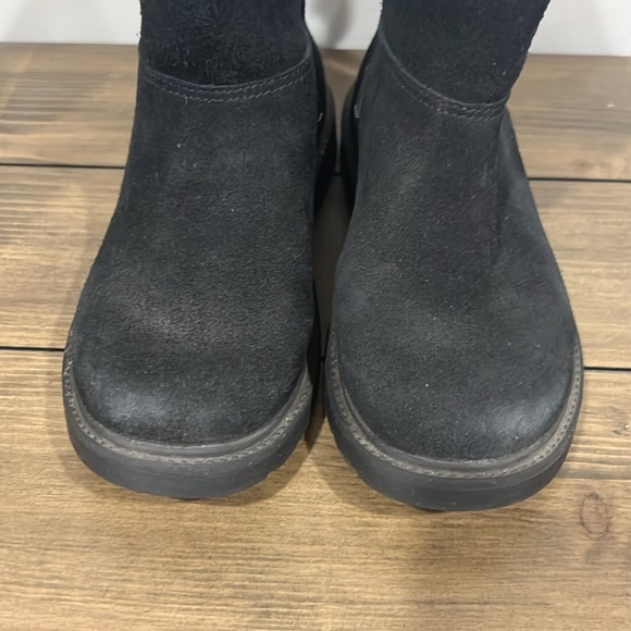 Ugg black girls Tilee boot with silver bows size 3 - Picture 6 of 9